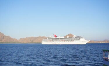 komodo island shore excursions