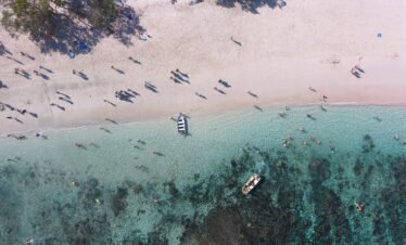 pink beach snorkeling