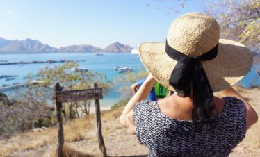 komodo island shore tours