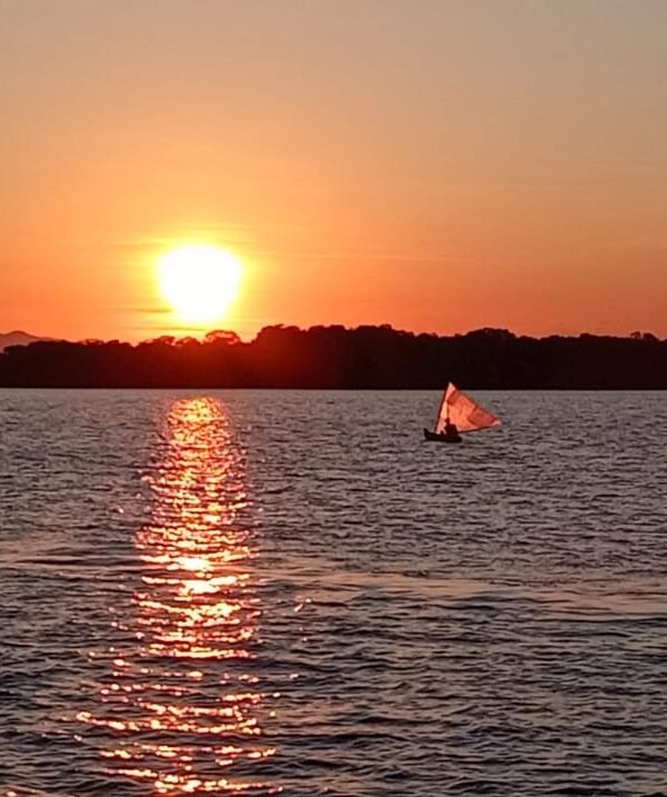 labuan bajo sunset cruise