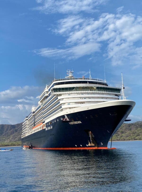 komodo shore excursions