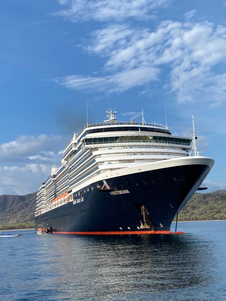 komodo shore excursions