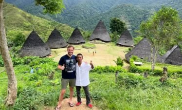 wae rebo 2 days tour